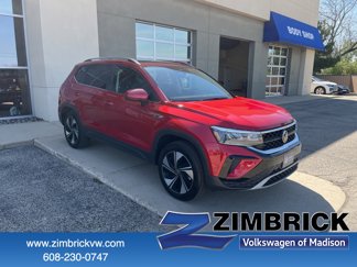 Certified 2024 Volkswagen Taos SE image 1