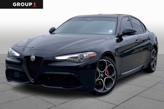 Used 2022 Alfa Romeo Giulia Veloce image 1