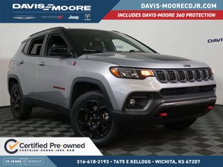 Used 2023 Jeep Compass Trailhawk image 1