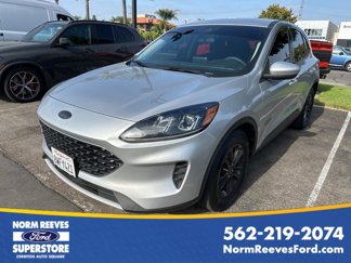 Certified 2020 Ford Escape SE image 1