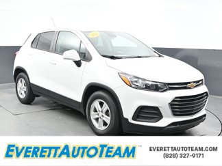 Used 2022 Chevrolet Trax LS w/ Tint and Cruise Package image 1