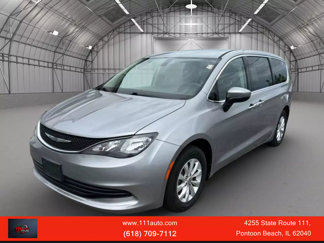 Used 2017 Chrysler Pacifica Touring w/ Tire & Wheel Group image 1