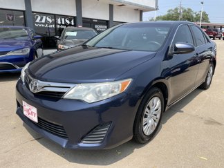Used 2014 Toyota Camry L image 1