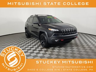 Used 2016 Jeep Cherokee Trailhawk w/ Comfort/Convenience Group image 1