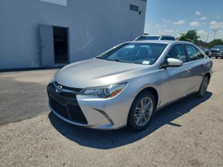 Used 2017 Toyota Camry SE image 1