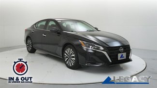 Used 2024 Nissan Altima 2.5 SV image 1