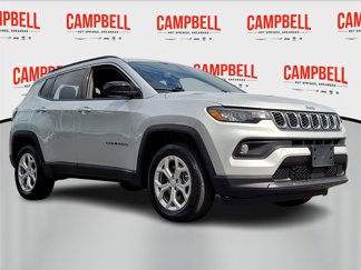 Used 2024 Jeep Compass Latitude image 1