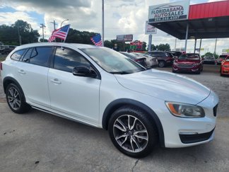 Used 2015 Volvo V60 T5 Cross Country w/ Convenience Package image 1