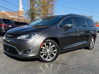 Used 2019 Chrysler Pacifica Limited w/ Advanced Safetytec Group image 1
