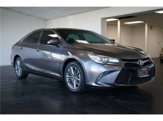 Used 2015 Toyota Camry SE image 1