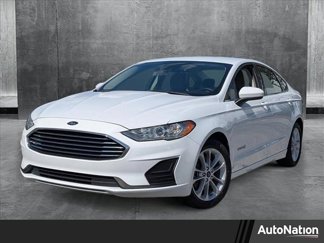 Used 2019 Ford Fusion SE image 1