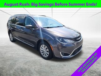 Used 2018 Chrysler Pacifica Touring-L image 1