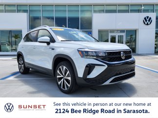 Certified 2022 Volkswagen Taos SE image 1