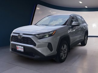 Used 2022 Toyota RAV4 XLE image 1