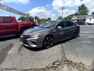Used 2018 Toyota Camry XSE image 1