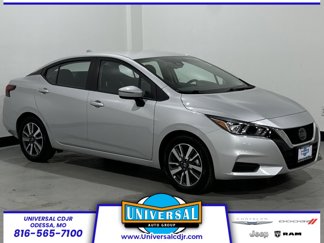 Used 2020 Nissan Versa SV image 1
