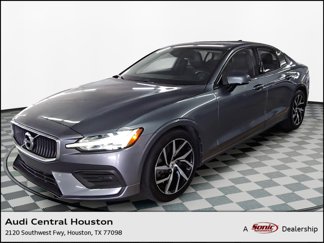 Used 2019 Volvo S60 T6 Momentum w/ Premium Package image 1