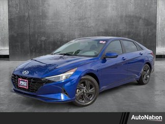 Used 2022 Hyundai Elantra SEL w/ Preferred Accessory Package image 1