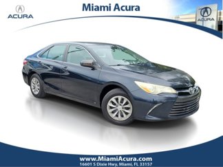 Used 2015 Toyota Camry LE image 1