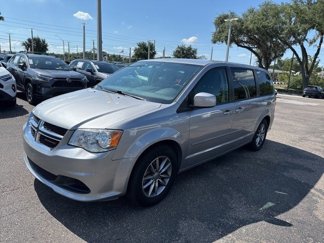 Used 2017 Dodge Grand Caravan SE image 1