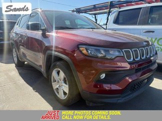 Used 2022 Jeep Compass Latitude image 1