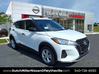 New 2025 Nissan Kicks Play S image 1