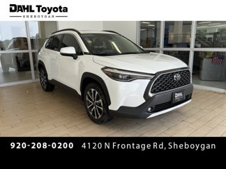 Used 2022 Toyota Corolla Cross XLE image 1