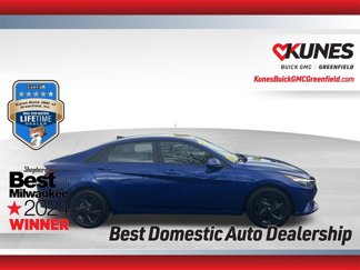 Used 2023 Hyundai Elantra SEL image 1