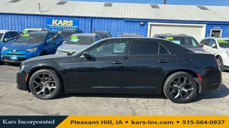 Used 2020 Chrysler 300 Touring w/ Sport Appearance Package image 1