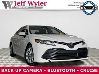 Used 2019 Toyota Camry LE image 1