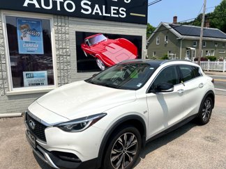 Used 2017 INFINITI QX30 Premium w/ Navigation Package image 1