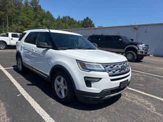 Used 2018 Ford Explorer XLT image 1