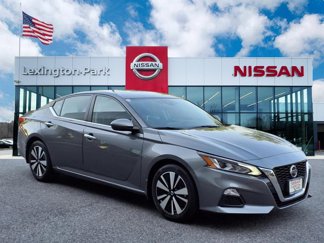 Used 2022 Nissan Altima 2.5 SV w/ SV Premium Package image 1