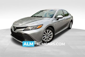 Used 2018 Toyota Camry LE image 1