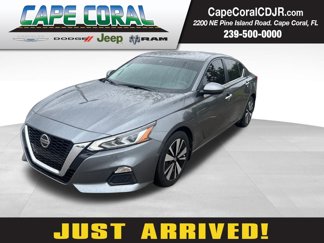 Used 2022 Nissan Altima 2.5 SV image 1
