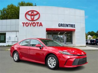 Certified 2025 Toyota Camry LE image 1
