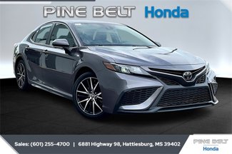 Used 2023 Toyota Camry SE image 1