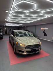 Used 2016 Ford Fusion SE image 1