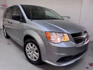 Used 2019 Dodge Grand Caravan SE w/ UConnect Hands-Free Group image 1