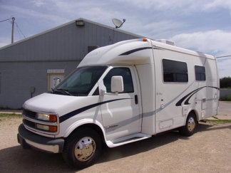 Used 2002 Chevrolet Express 3500 image 1