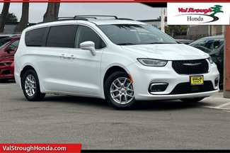 Used 2022 Chrysler Pacifica Touring-L image 1