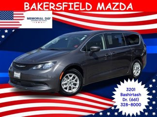 Used 2022 Chrysler Voyager LX image 1