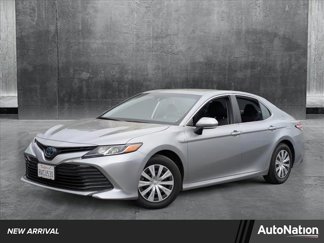 Used 2019 Toyota Camry LE image 1