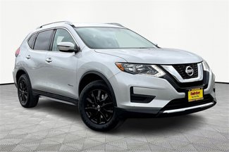 Used 2017 Nissan Rogue SV image 1