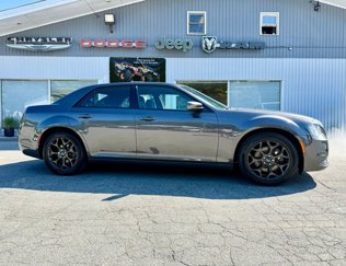 Used 2019 Chrysler 300 S image 1