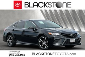 Used 2018 Toyota Camry SE image 1