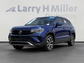 Certified 2023 Volkswagen Taos SE image 1