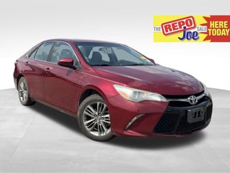 Used 2017 Toyota Camry SE image 1