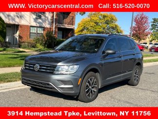 Used 2021 Volkswagen Tiguan SE image 1