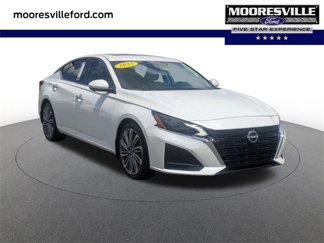 Used 2023 Nissan Altima 2.5 SL image 1
